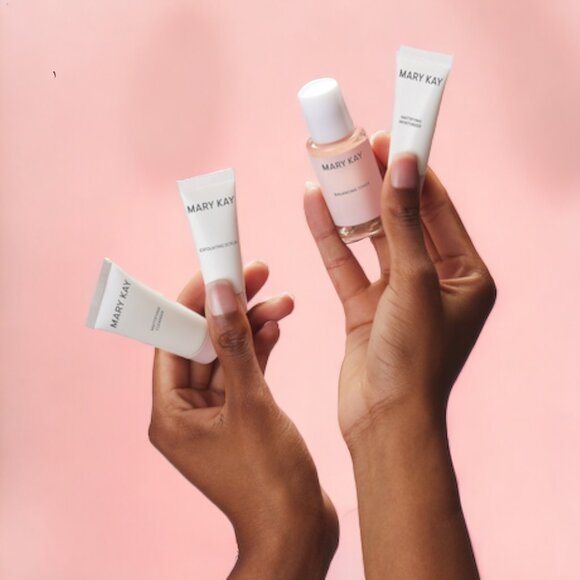 Mary Kay® Mattifying Go Set Combination to Oily - Picture 2 of 3